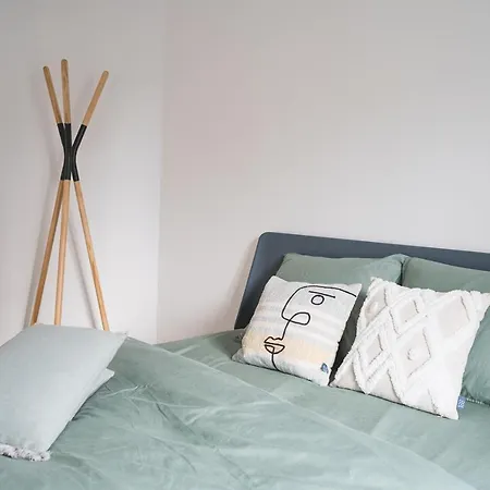 Snoring Bastards * אוסטנדה