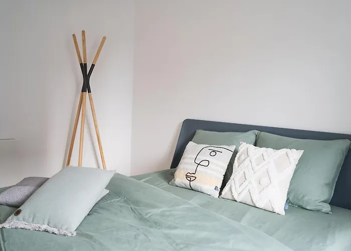 Snoring Bastards * אוסטנדה