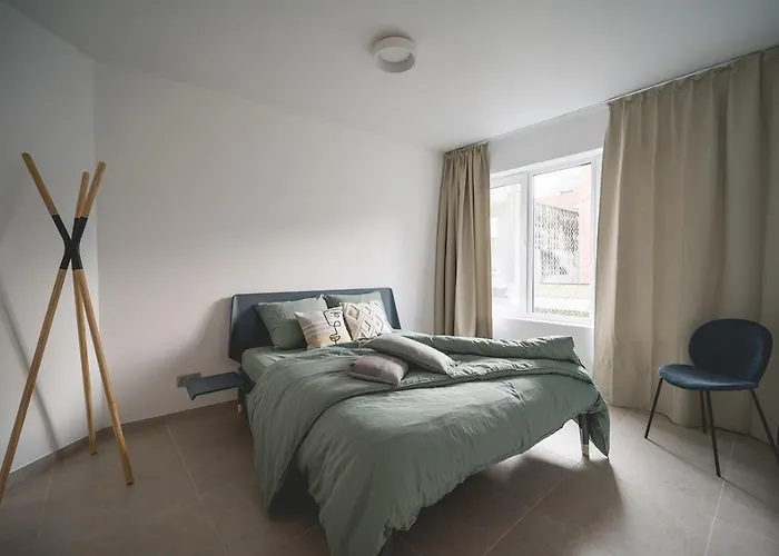 Snoring Bastards * אוסטנדה