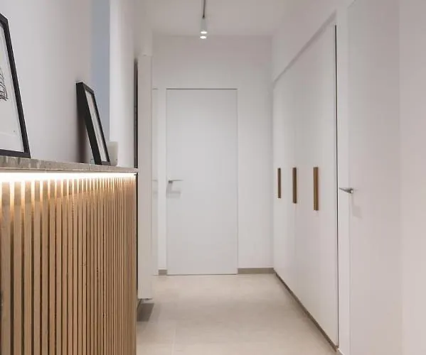 Snoring Bastards דירה