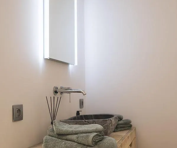 Snoring Bastards אוסטנדה